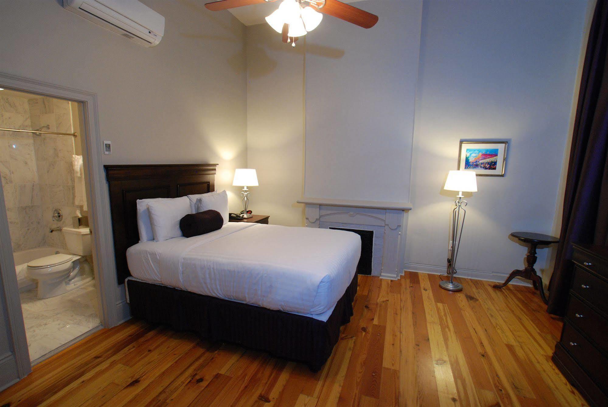 Inn On St. Ann, A French Quarter Guest Houses Property Ню Орлиънс Екстериор снимка